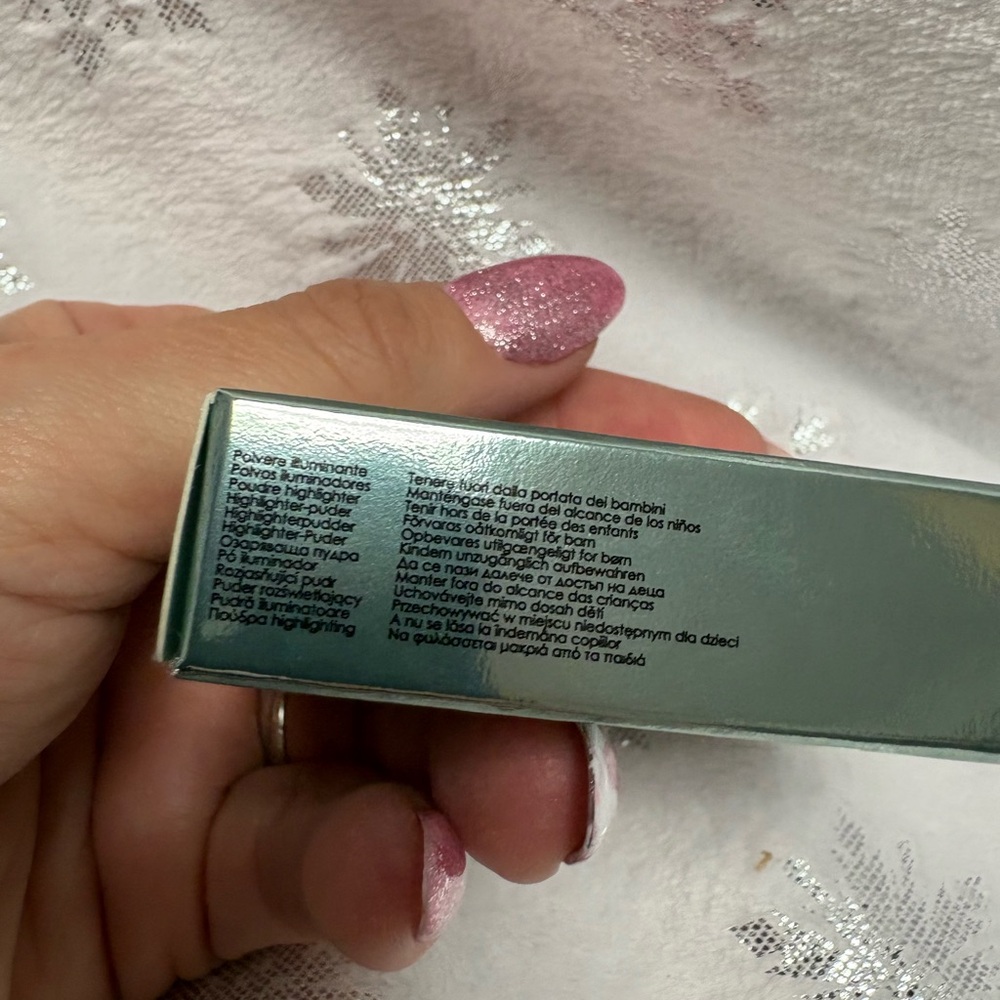 Natasha Denona Pastel Plexi Glow Highlighting Powder - Picture 7 of 7